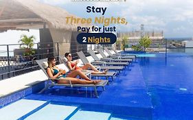 Sunday Hotel 52 at Playa del Carmen